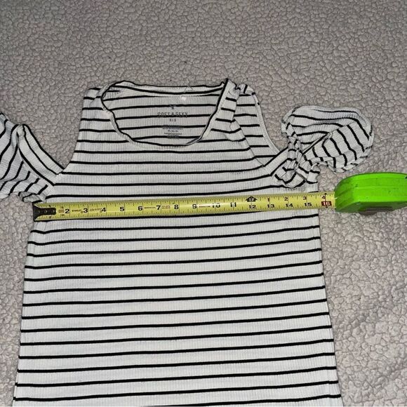 Aeo black white stripe soft n sexy rib Cold shoulder with flutter sleeve - Picture 4 of 6